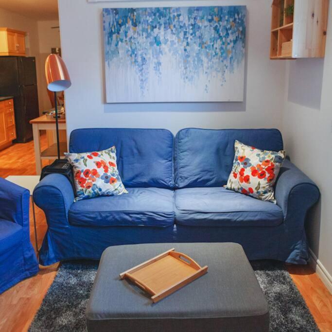 Large Upstairs Flat In Downtown Century Building Apartment Belleville Bagian luar foto